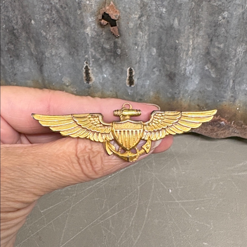 United States Naval Aviator badge,  "Wings."